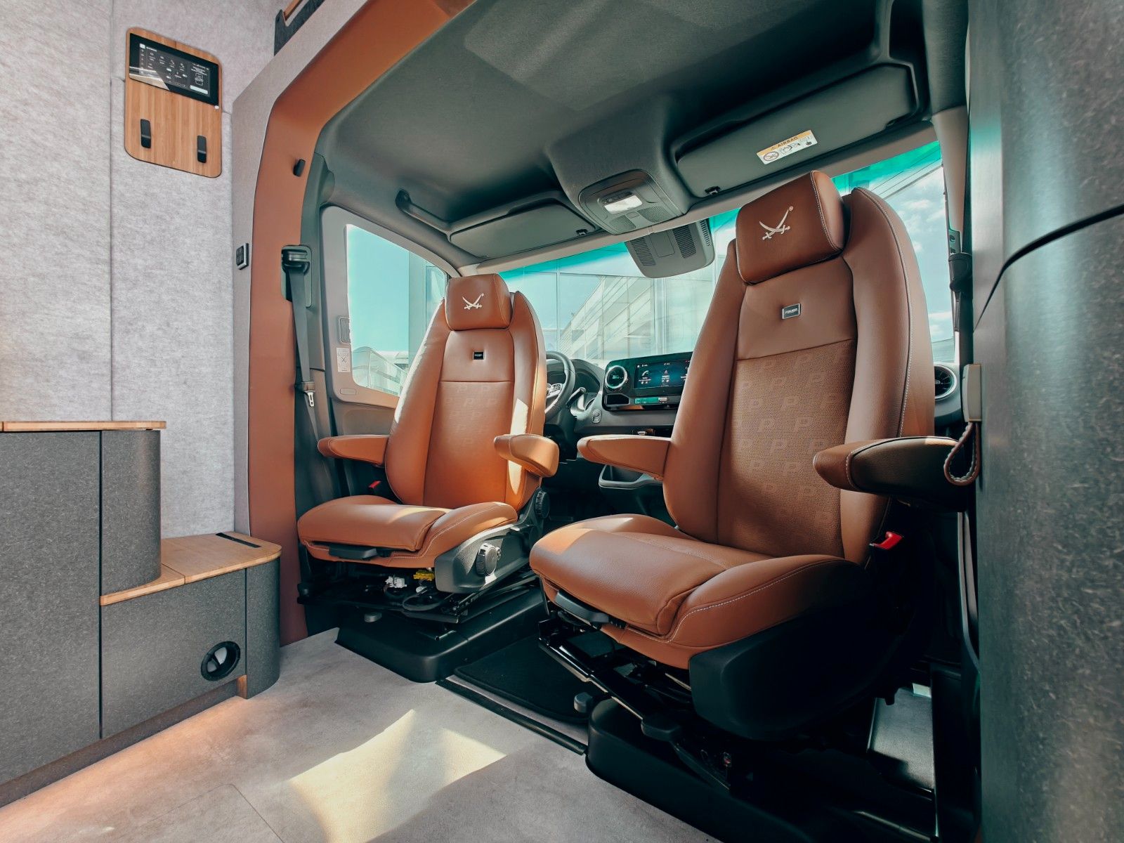 Fahrzeugabbildung HYMER / ERIBA / HYMERCAR VENTURE S 4x4 SANSIBAR® LTD. 1 OF 7 by palmo