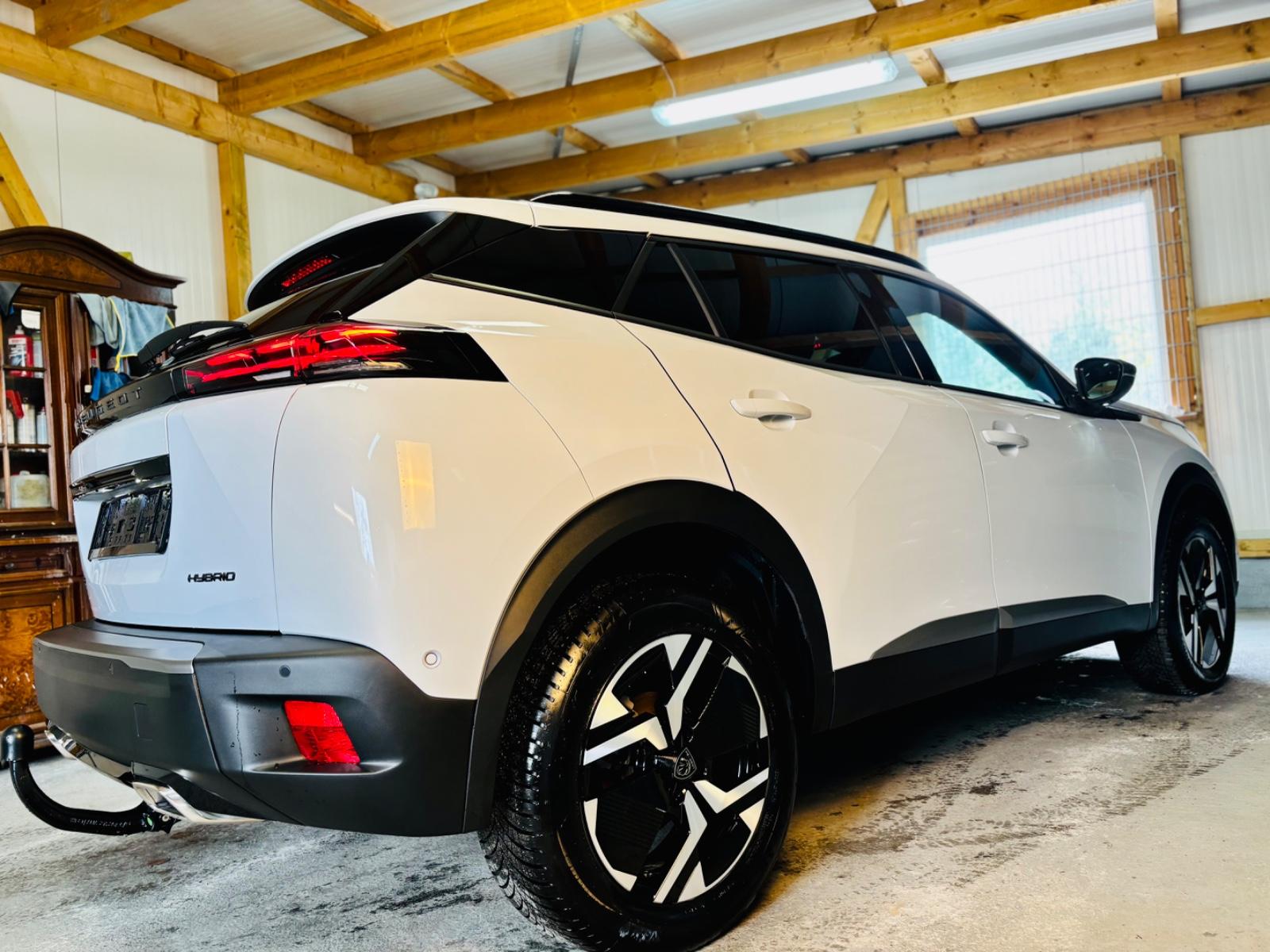 Peugeot 2008 Hybrid 136 Allure Anhängerkupplung/8300Km!