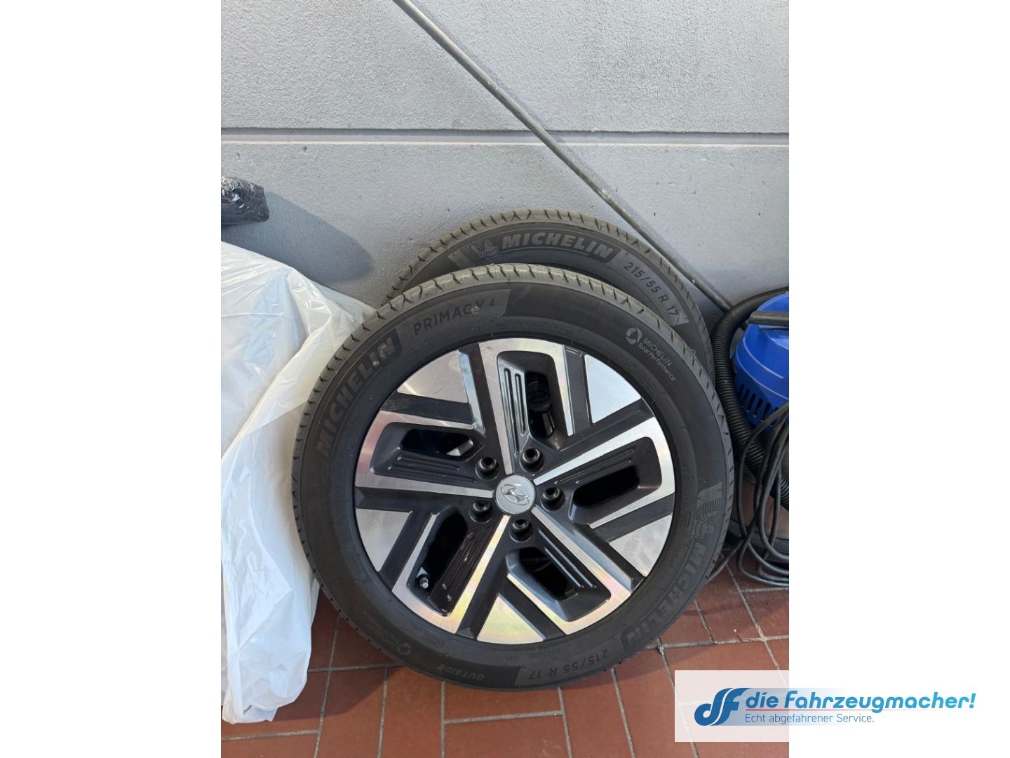 Fahrzeugabbildung Hyundai KONA Elektro 2WD Apple CarPlay Android Auto Klim