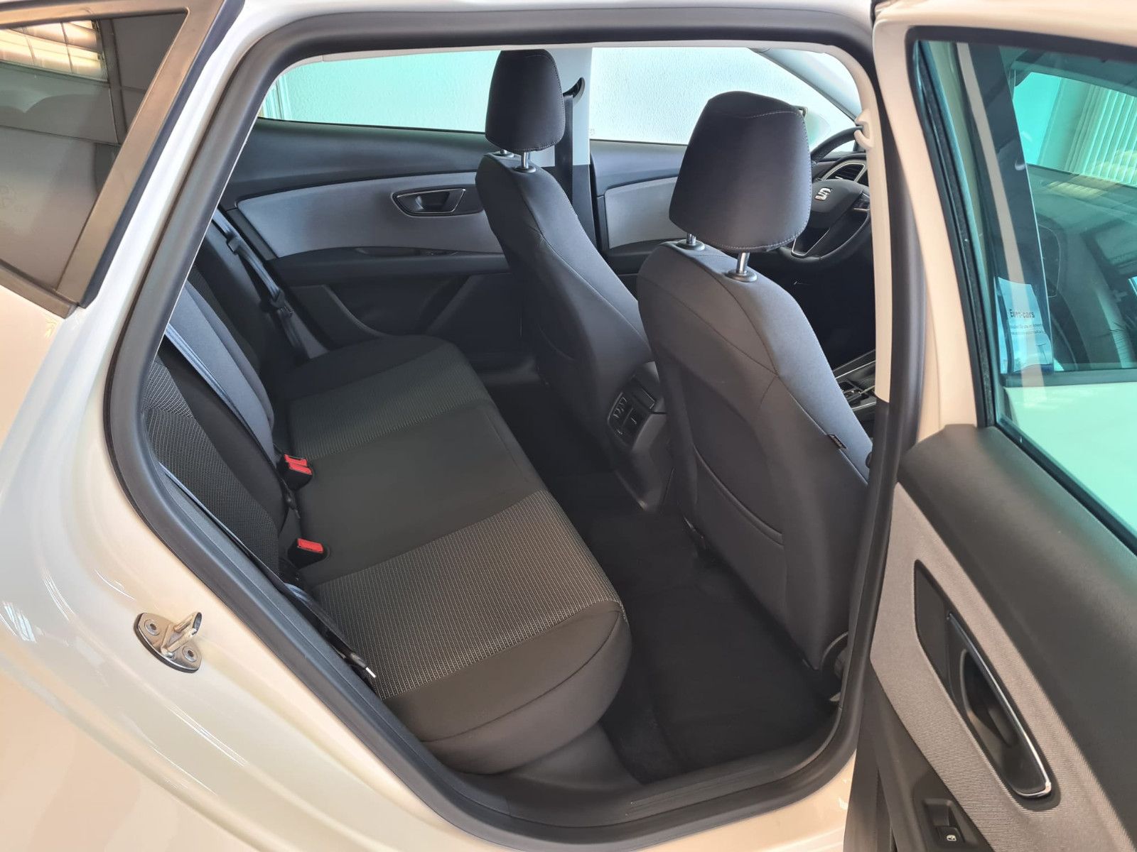 Fahrzeugabbildung SEAT Leon Style / 1. HAND / SCHEKCHEFT / GARANTIE