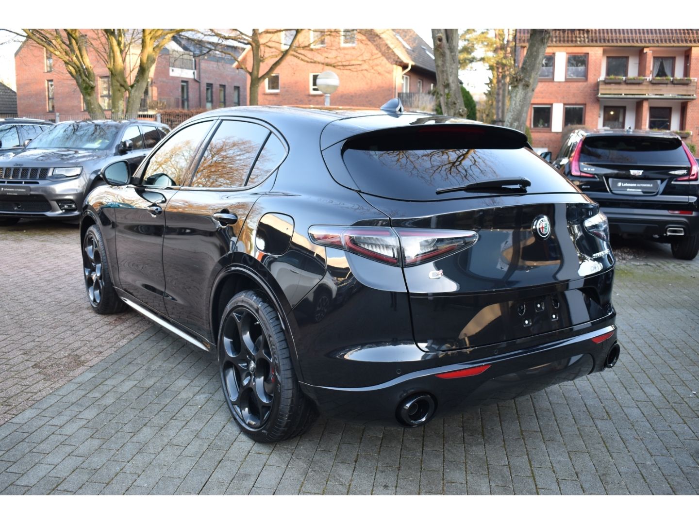 Fahrzeugabbildung Alfa Romeo Stelvio Veloce Q4 2.2 JTD - AHK - Panoaramadach