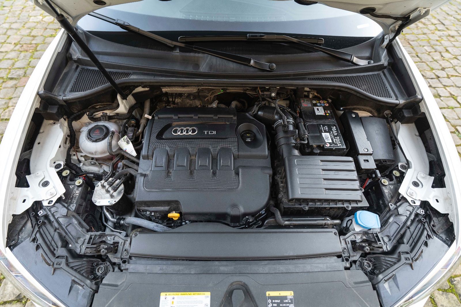 Fahrzeugabbildung Audi Q3 35 TDI QUATTRO DSP LED TOTW NAV TEMPOMAT