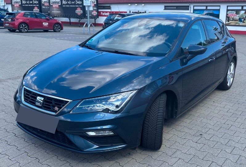 SEAT Leon 1.5 TSI ACT 110kW FR AHK Kamera Navi 