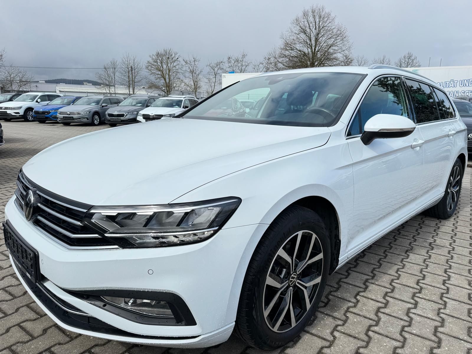 Volkswagen Passat Variant - 1