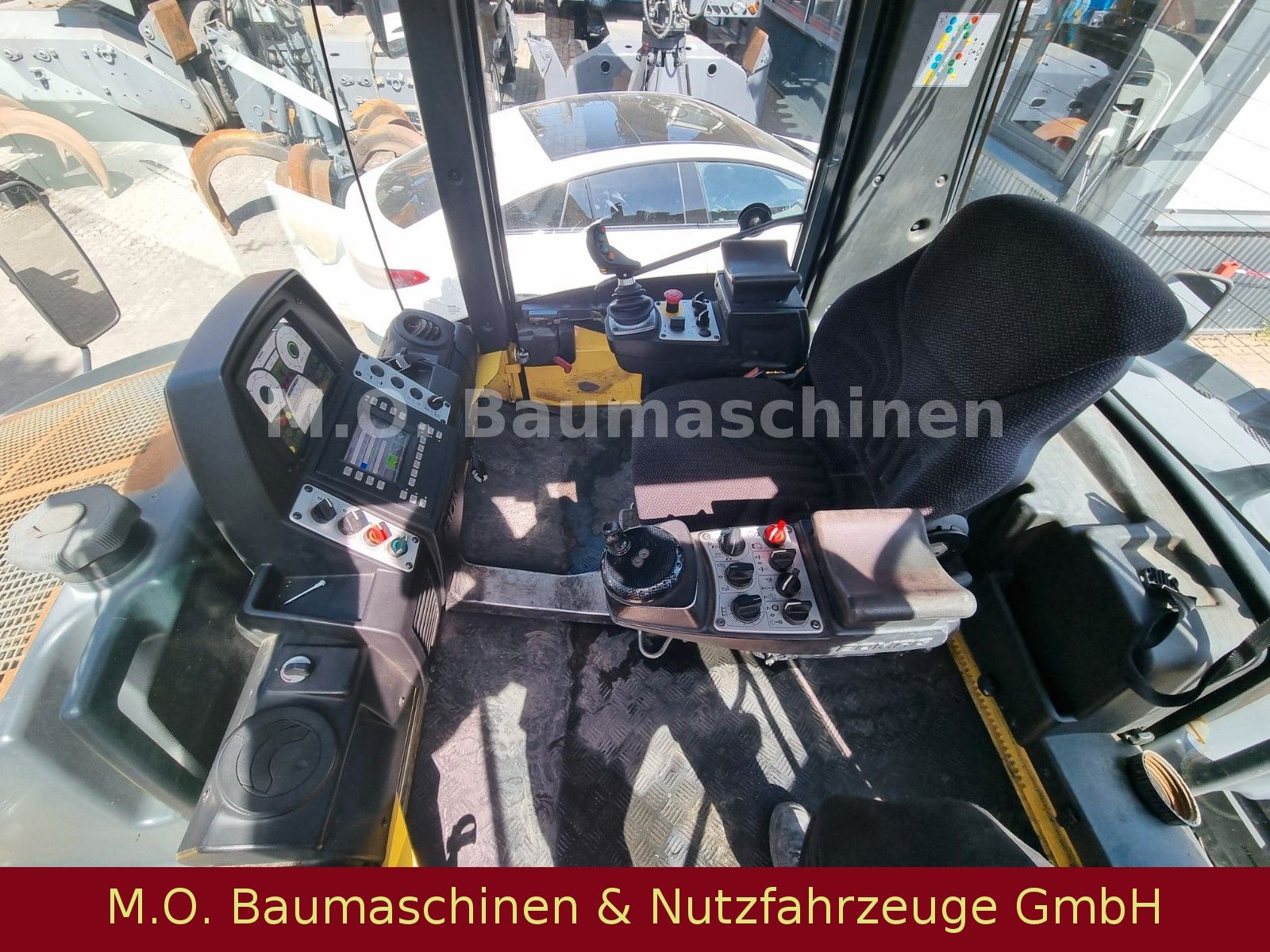 Fahrzeugabbildung BOMAG BW 154 ACP-4AM / Kombiwalze /