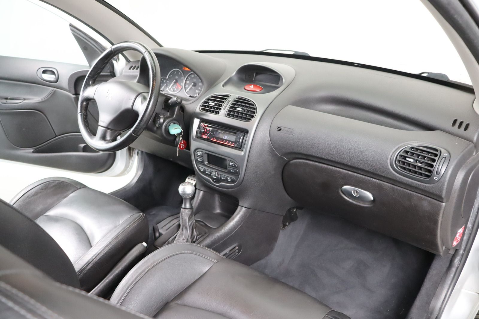 Fahrzeugabbildung Peugeot 206 Cabriolet 1.6i * Leder * Klima * SHZ cc