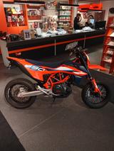 KTM 690 SMC-R / 1 Jahr Garantie / Wenig Km - Offers