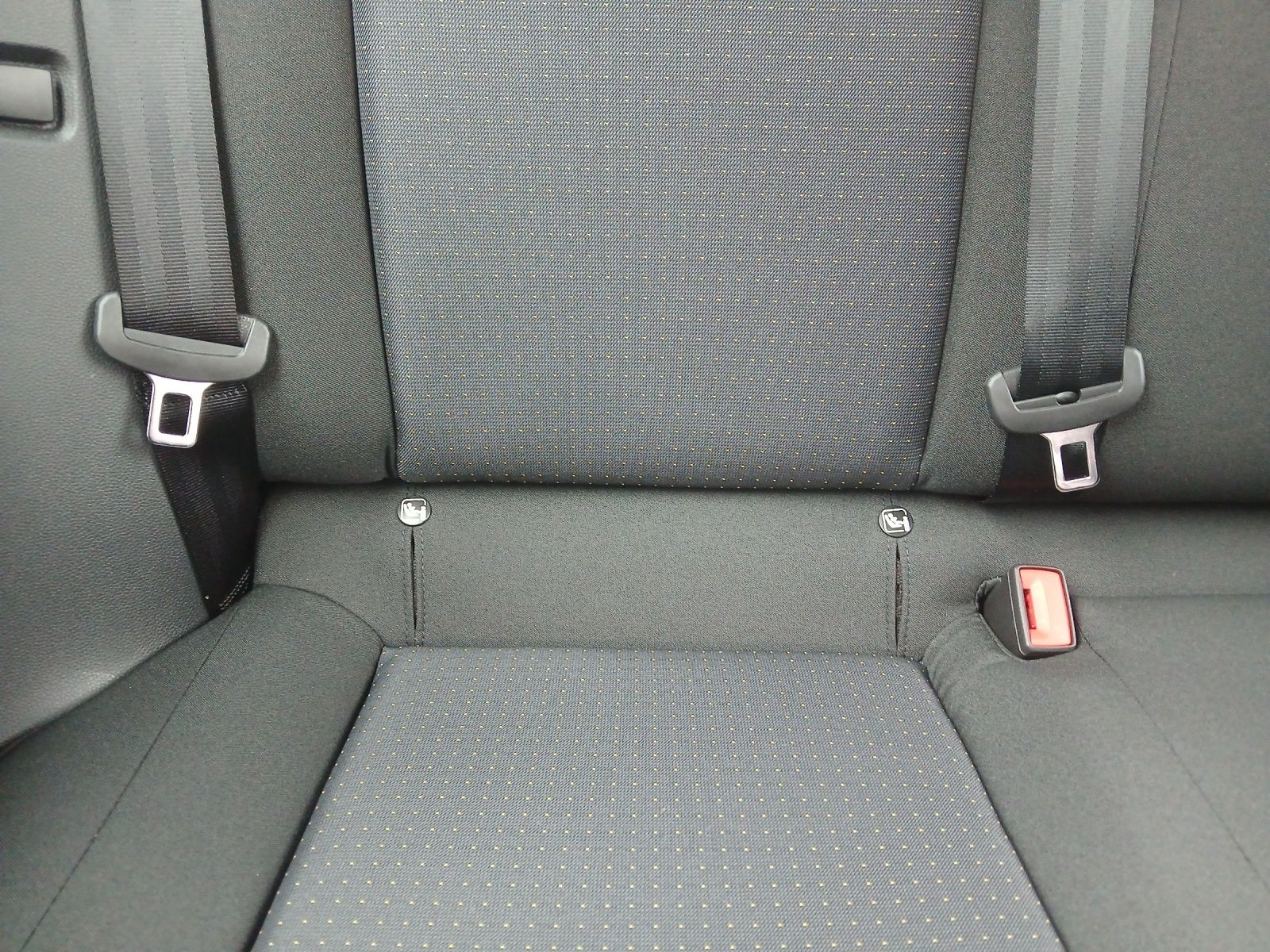 Fahrzeugabbildung SEAT Arona 1.0 TSI DSG Road Edition LED Winter-P.