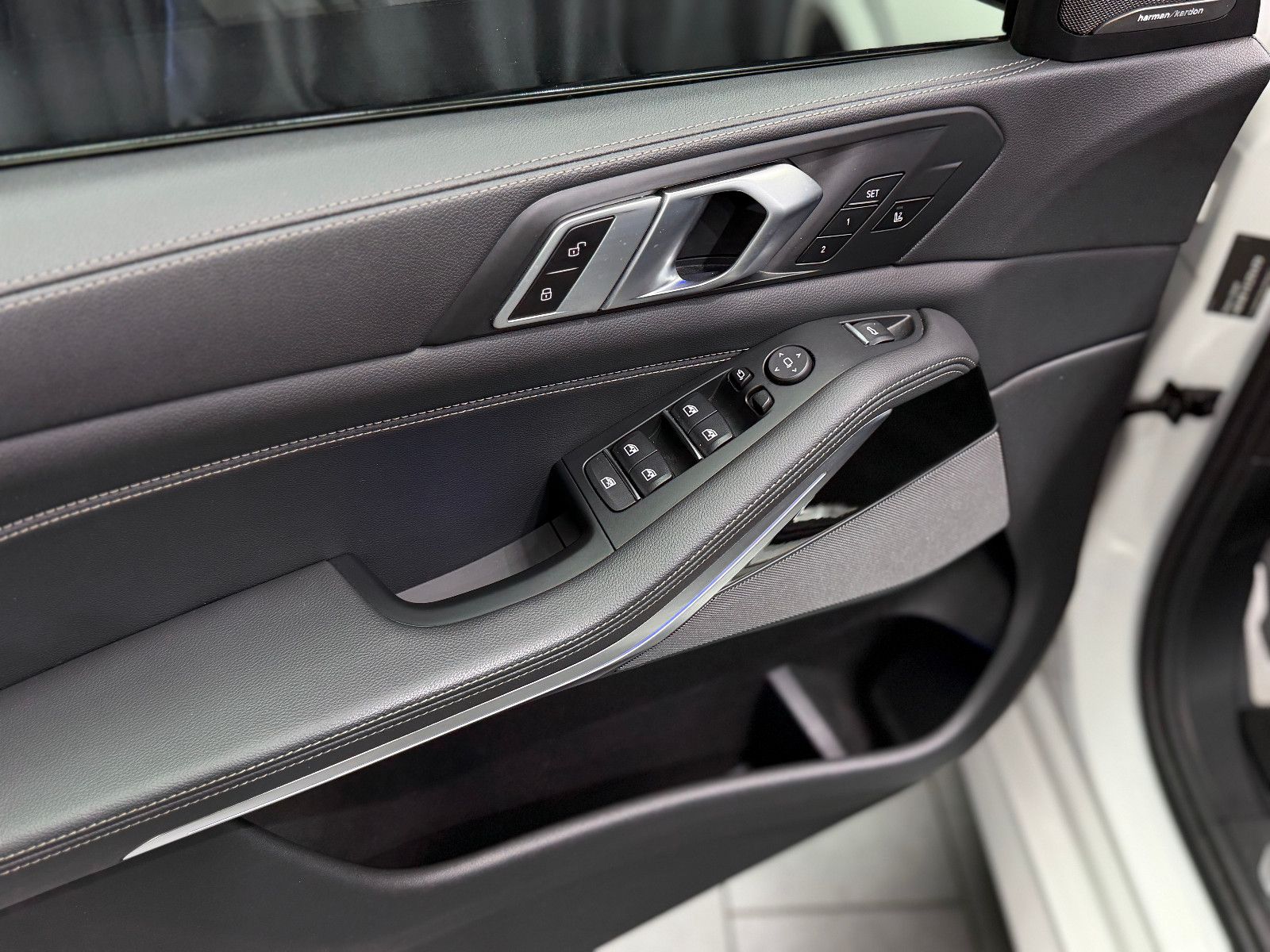 Fahrzeugabbildung BMW X5 M50d|LASER|H&K|360°|PANO|GESTIK|AHK|HuD