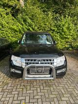 Mitsubishi SUCHE Mitsubishi Pajero mit oder ohne TÜV - Mitsubishi Pajero aus 2004 mit Diesel-Antrieb