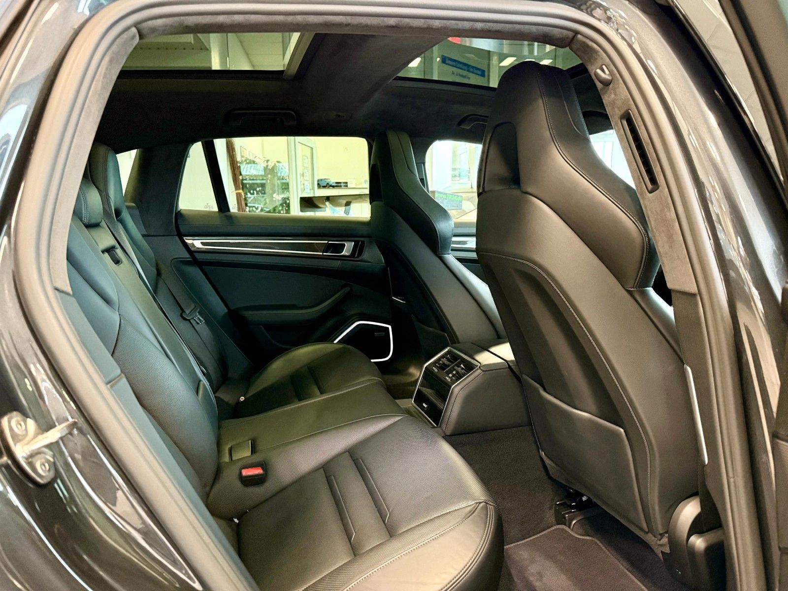 Fahrzeugabbildung Porsche Panamera GTS Sport Turismo Panorama/ACC/HeadUP