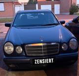 Mercedes-Benz E 230 CLASSIC Classic - blaue Mercedes-Benz E 230
