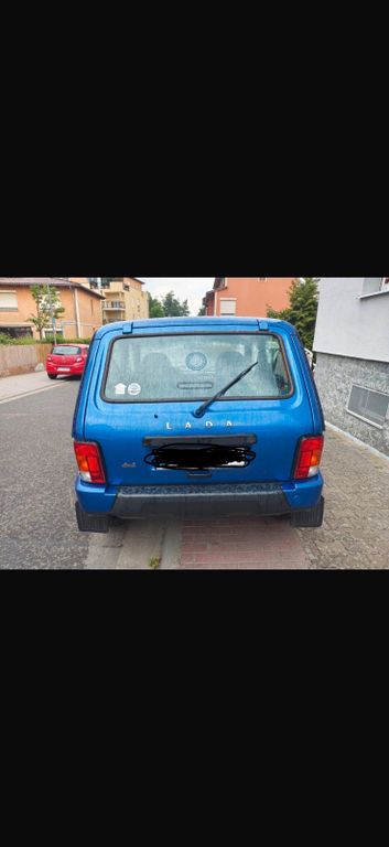 Image of Lada Urban