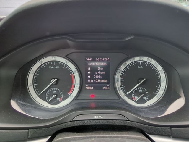 Fahrzeugabbildung SKODA Karoq 1.5 TSI DSG Clever AHK NAV FRONTSCHEIBENHZ
