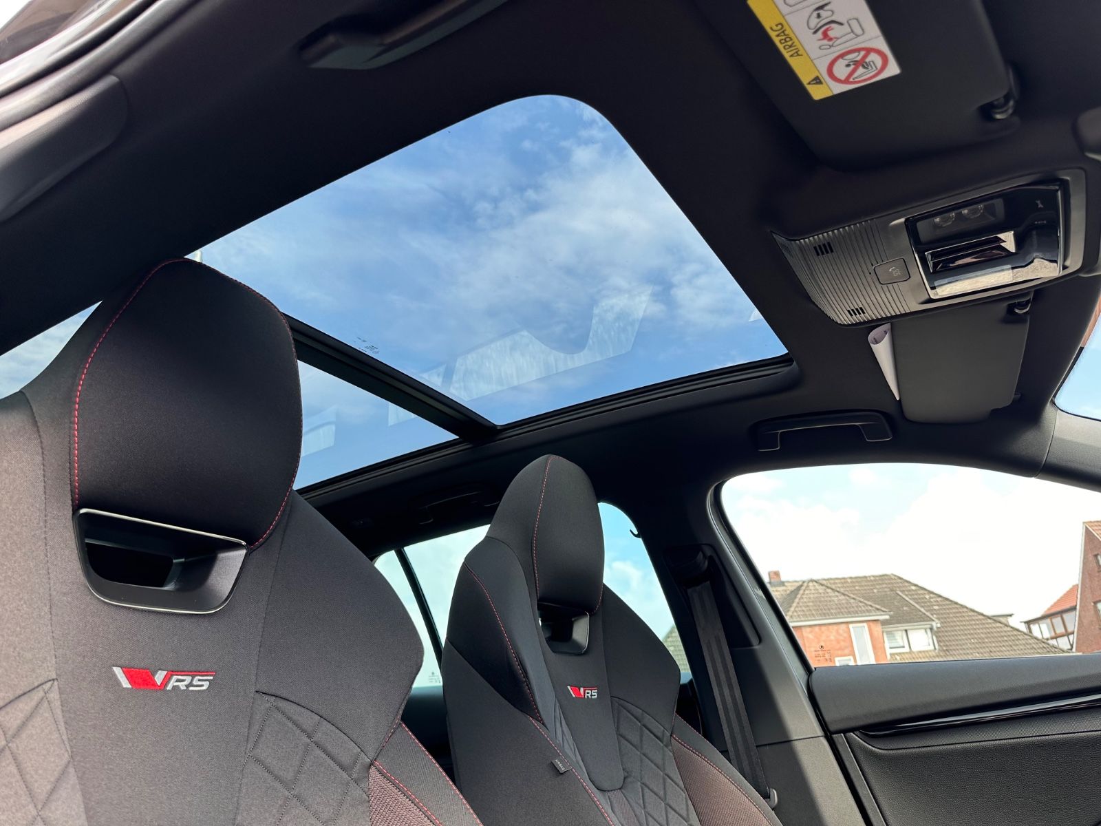 Fahrzeugabbildung SKODA Octavia Combi RS 2.0 TSI Matrix/Pano/Navi/ACC