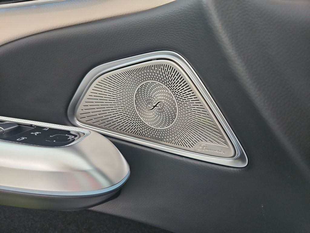 Fahrzeugabbildung Mercedes-Benz E 300 e 4M Limousine +AMG+NIGHT+AHK+WINTER+4D-SO