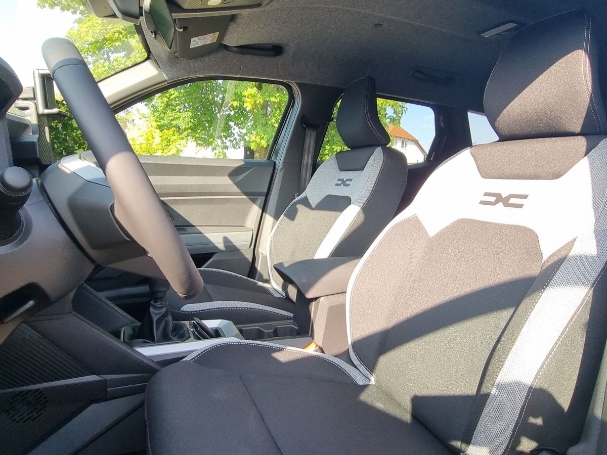 Fahrzeugabbildung Dacia Duster Journey mild hybrid 140