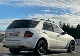 Mercedes-Benz ML 63 AMG - Mercedes-Benz ML 63 AMG mit Benzin-Antrieb: Geländewagen, Automatik