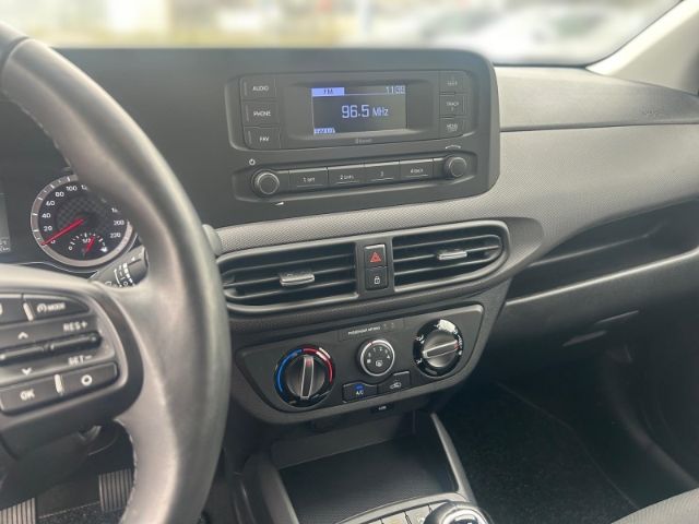 Fahrzeugabbildung Hyundai i10 Select 1.0 EU6d Musikstreaming DAB SHZ Lenkr