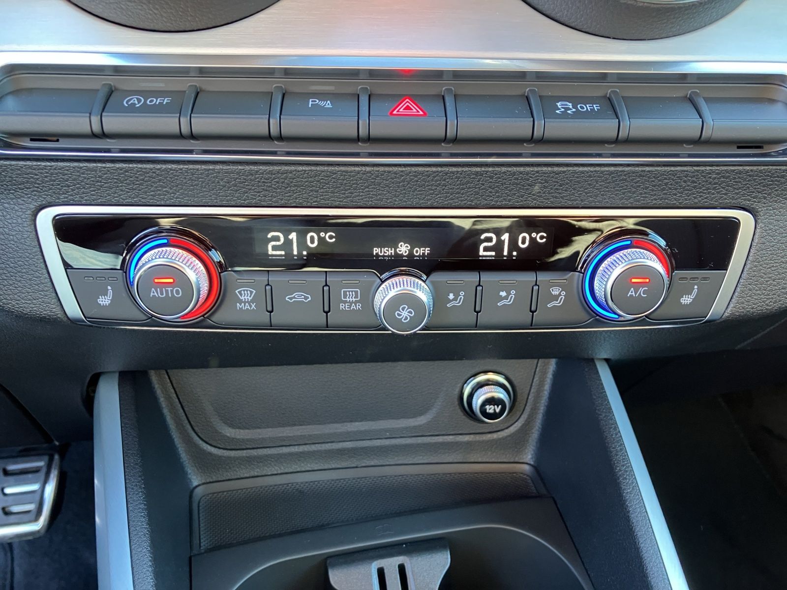 Fahrzeugabbildung Audi Q2 35 TFSI advanced S-tronic Matrix AHK AVC GRA