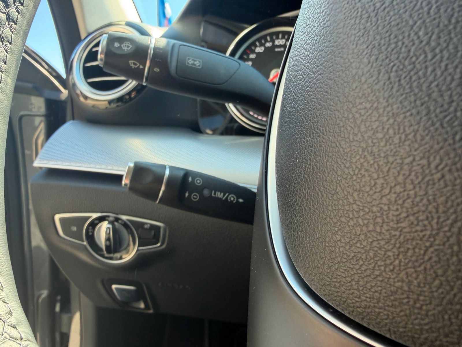 Fahrzeugabbildung Mercedes-Benz E 200 Avantgarde+RFK+Multibeam+Ambiente+