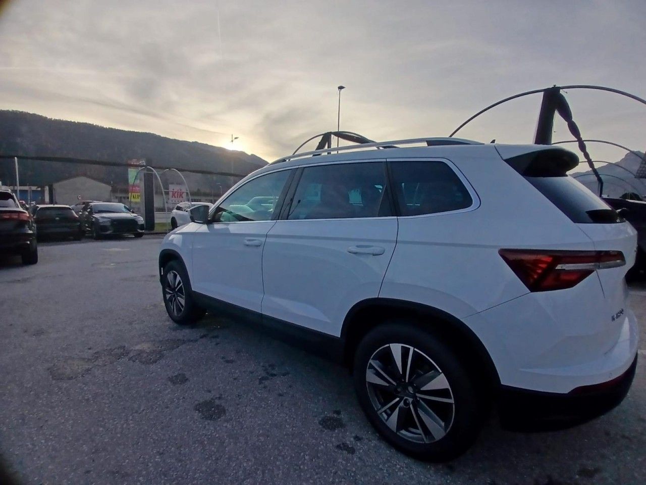 Fahrzeugabbildung SKODA Karoq 4x4 Selection TDI DSG AHK - 5 J.Garantie