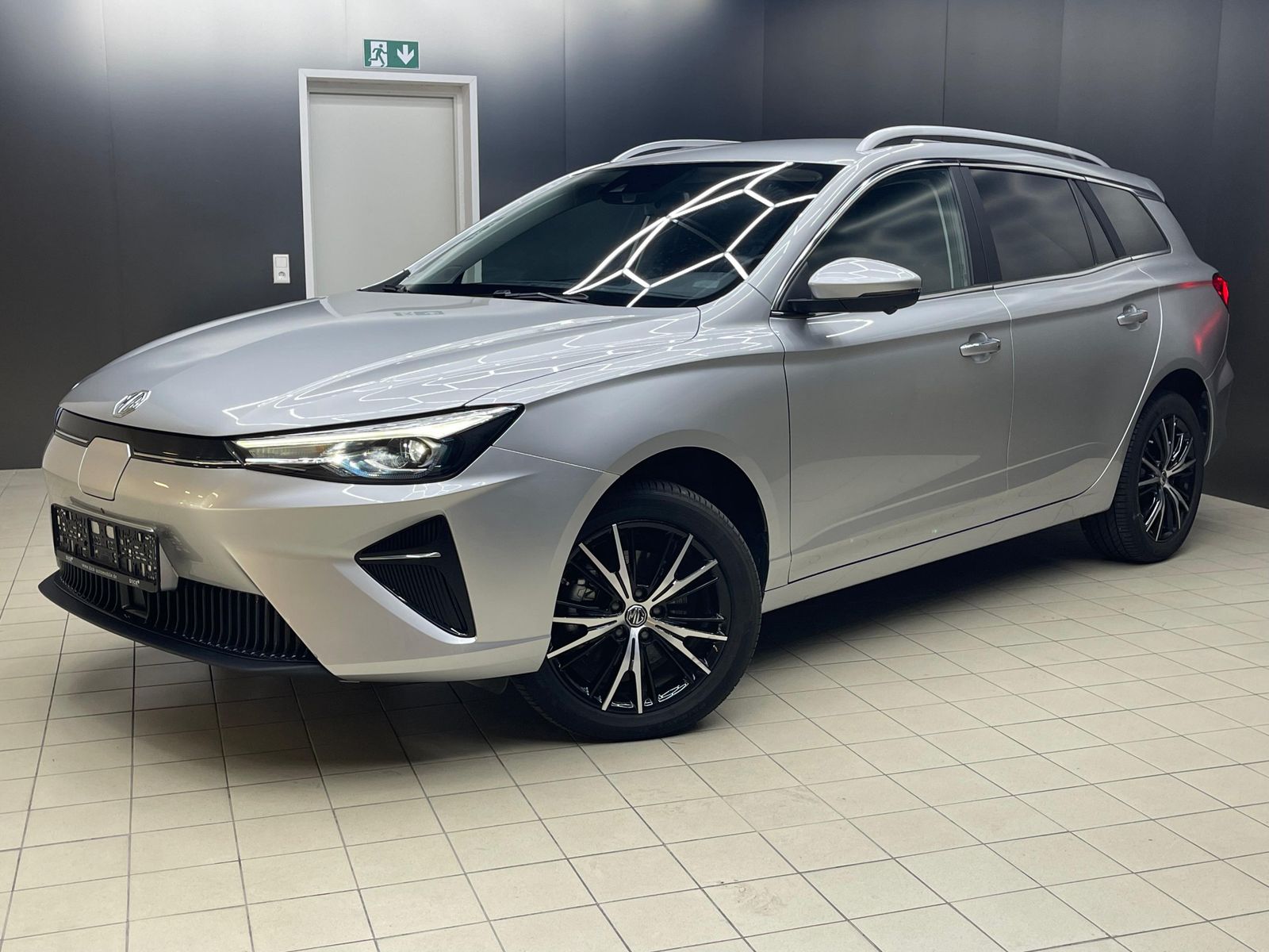 Fahrzeugabbildung MG MG5 61 KWH Luxury NAVI+LED+SHZ+DAB+ACC+360°+DAB+