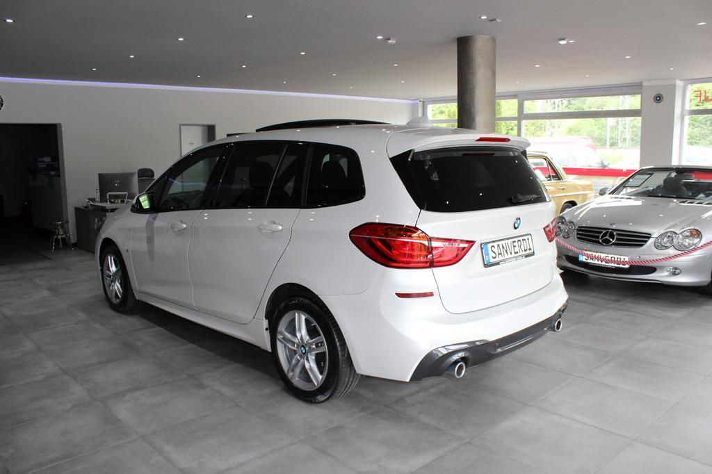 BMW 220