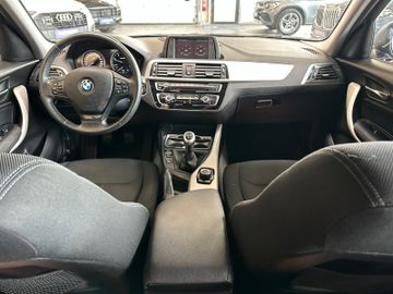 BMW 118 1 *Limousine*PDC*Klimaautomatik*Keyless*