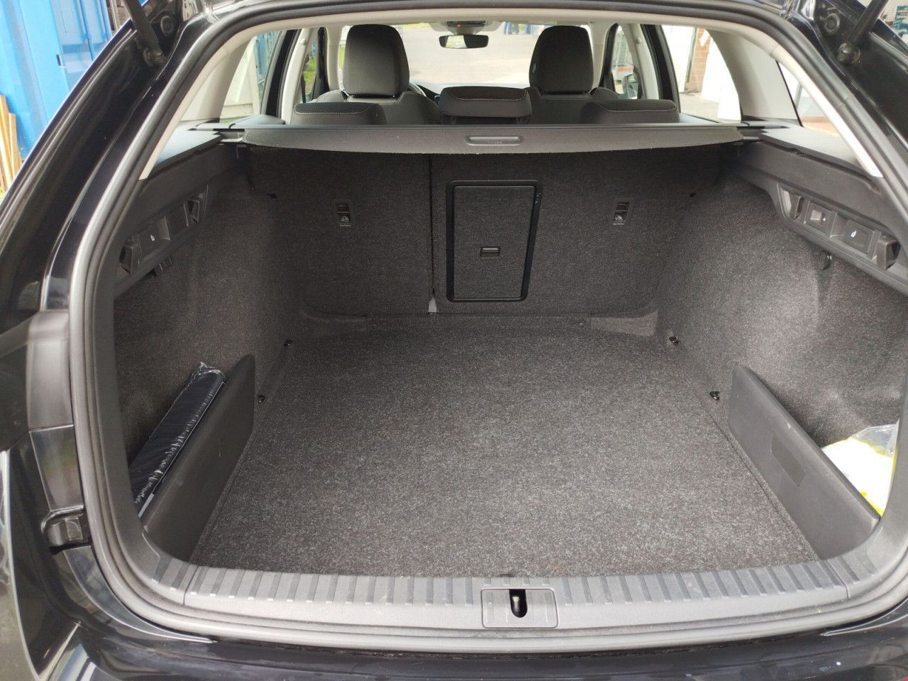 Fahrzeugabbildung SKODA Octavia Combi Style TD110/2.0A7F, AHK