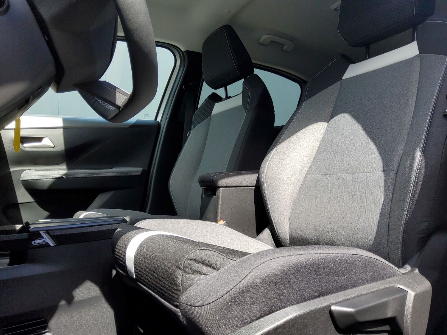 Fahrzeugabbildung Opel Frontera GS Hybrid Tech-P, Allwetter, Sitzh.,PDC