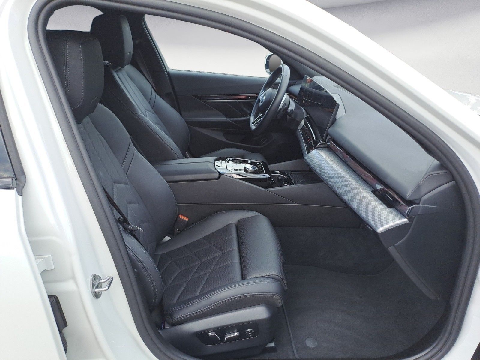 BMW 520i Touring M Sportpaket pro foto 13