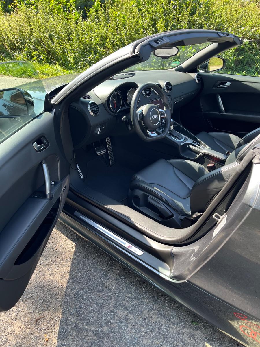 Audi TT Roadster 2.0 TDI S tronic quattro -