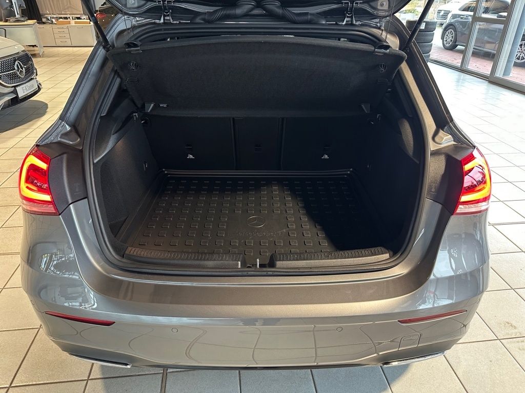 Fahrzeugabbildung Mercedes-Benz A 180 AMG Night ACC Multibeam SHZ Ambie. Sport