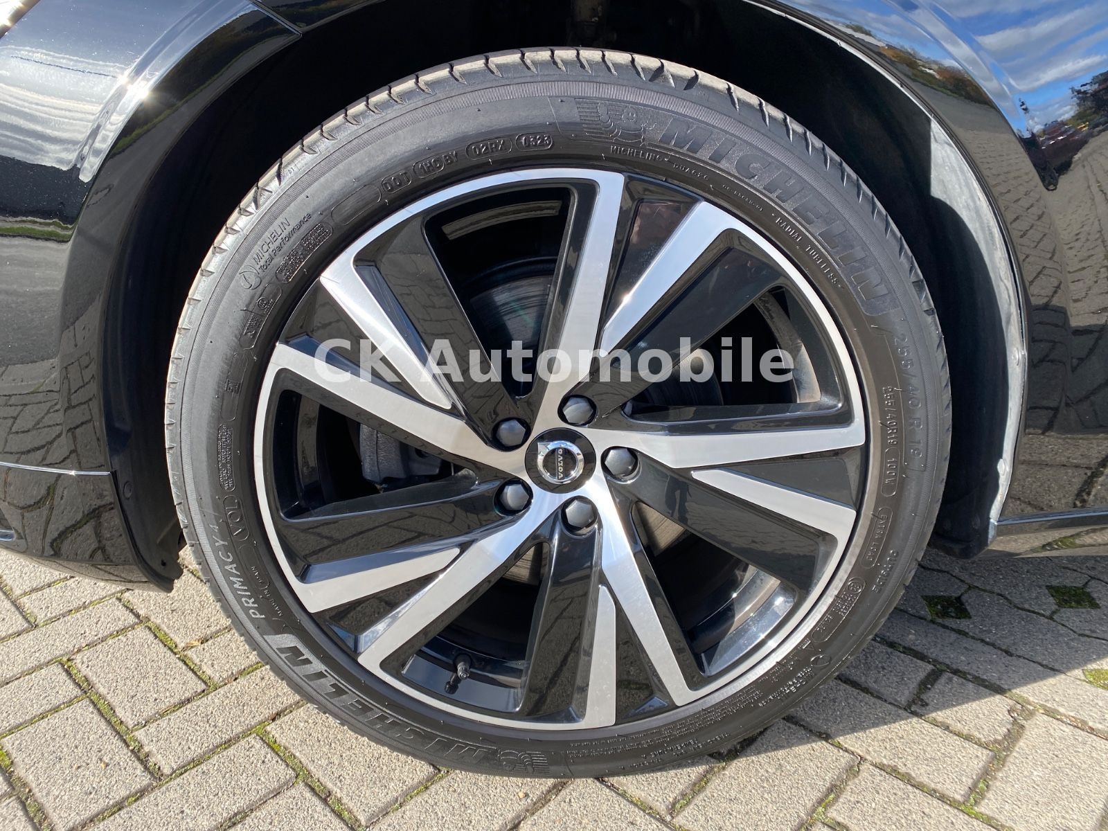 Fahrzeugabbildung Volvo V90 B5 Ultimate Dark AWD/BLIS/Pano/Head-Up/AHK