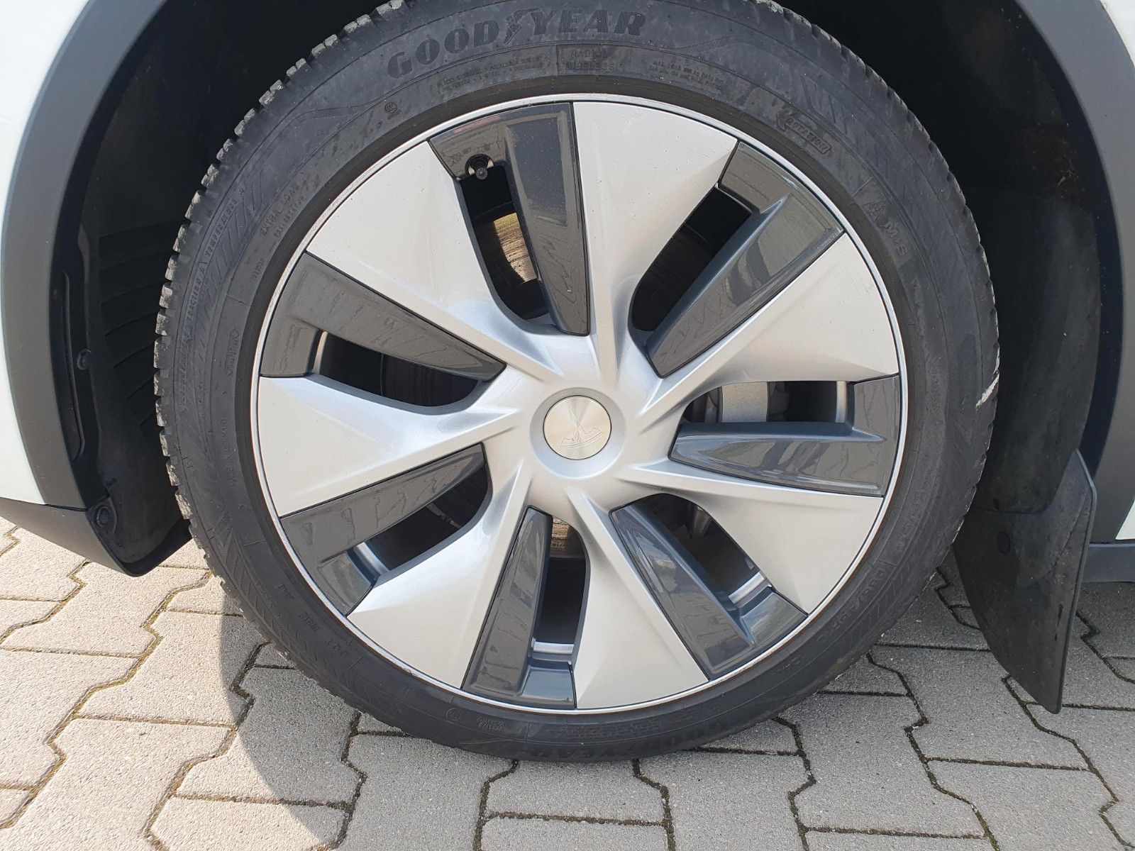 Tesla RWD, Allwetterreifen, AHK 1600kg, SOH 96 % foto 18