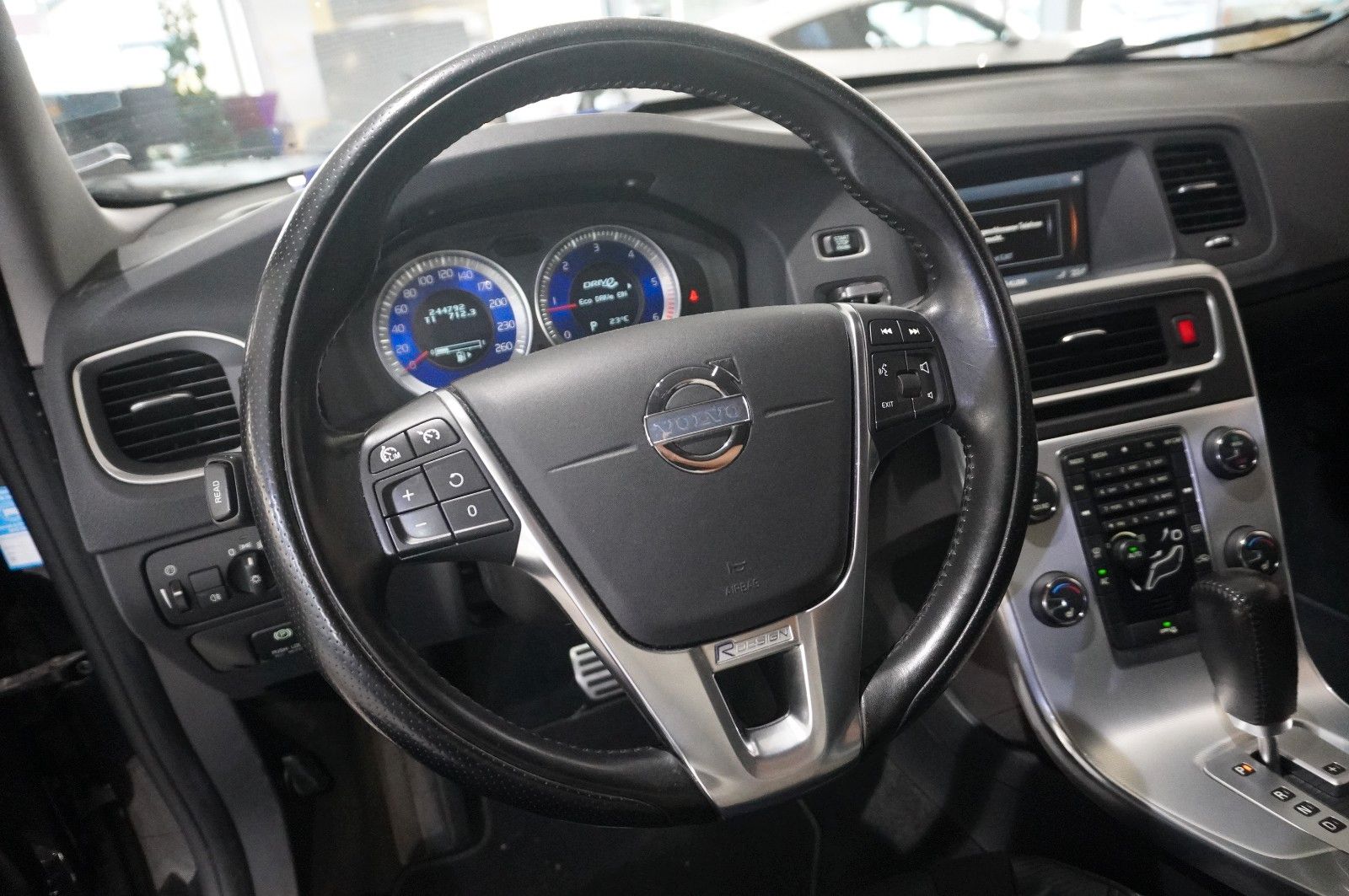 Fahrzeugabbildung Volvo V60 Kombi D4 R-DESIGN NAVI/LED/SHZPDC/AHK