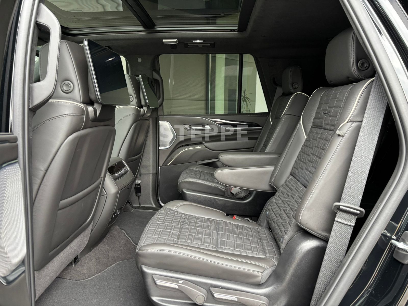 Cadillac Escalade V-Series 6.2 V8 Supercharged AWD