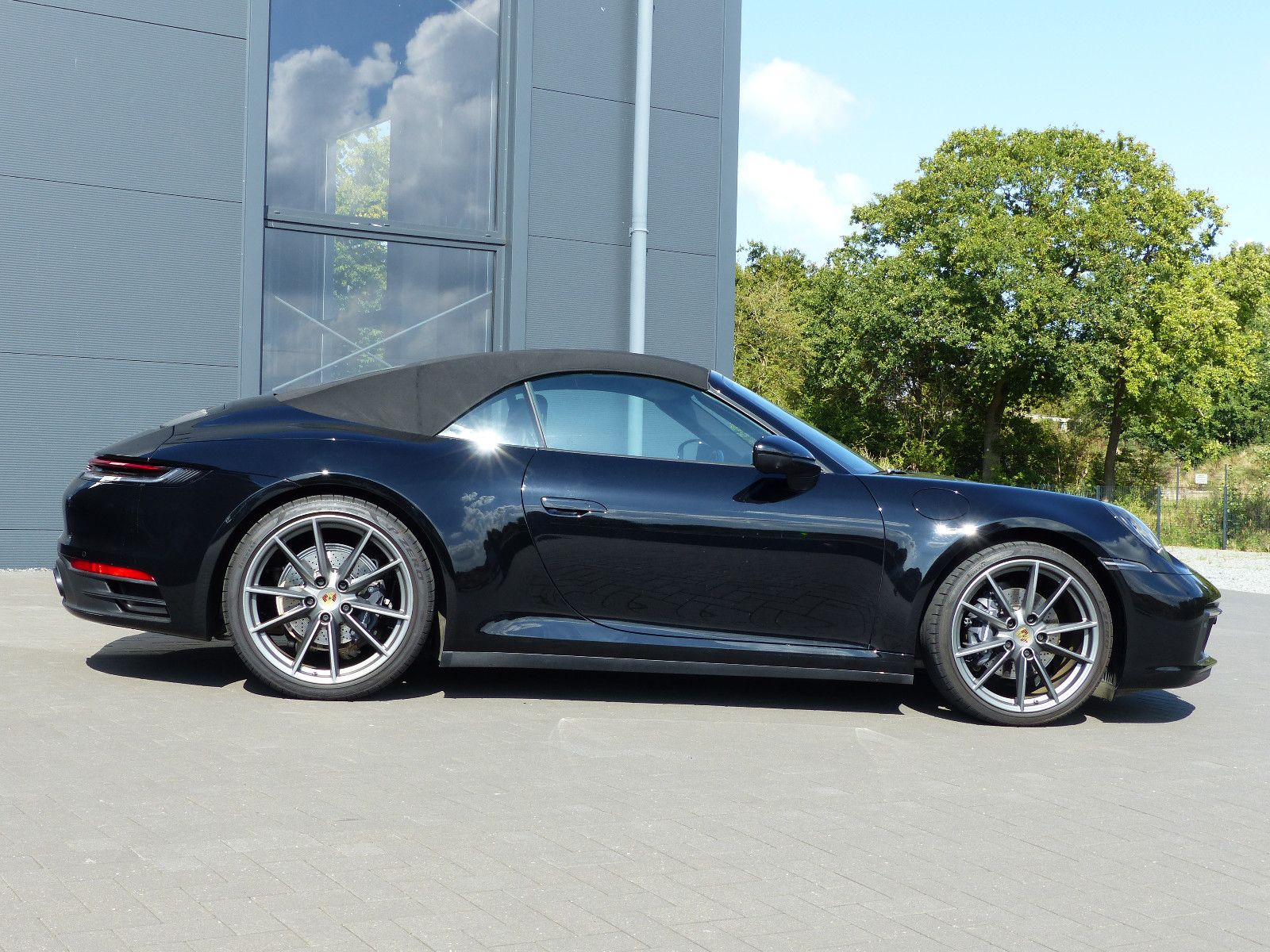 Fahrzeugabbildung Porsche 992 Carrera 4 Cabriolet