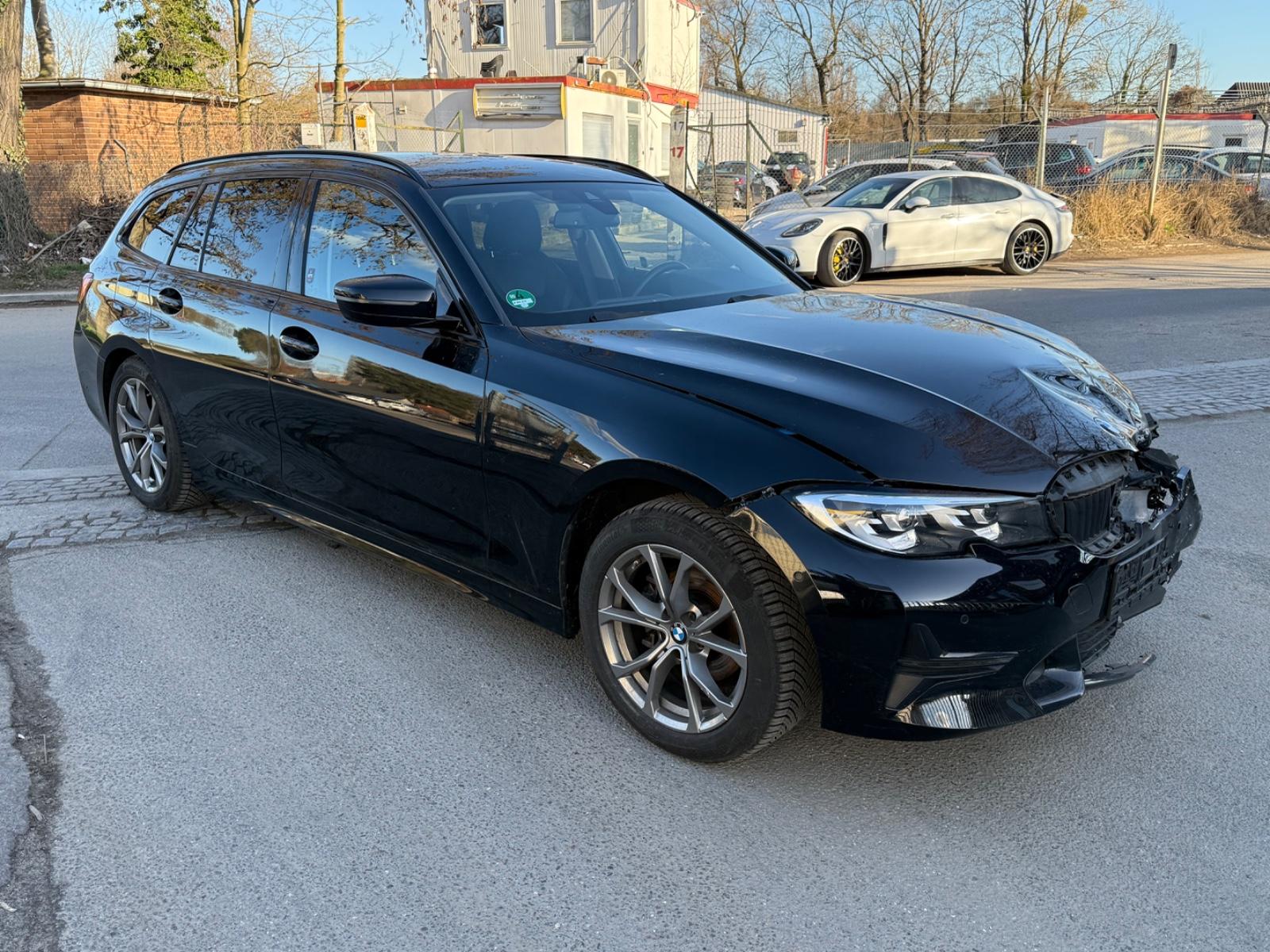 BMW 318i Touring Sport Line  LEDER NAVI KAMERA