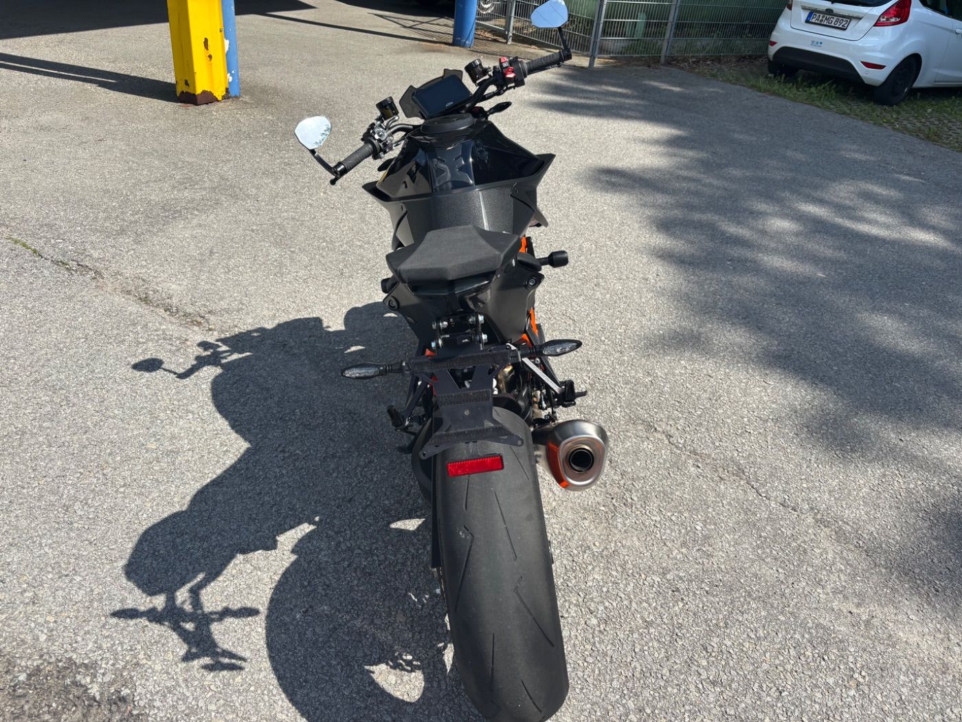 Fahrzeugabbildung KTM 1290 Super Duke R Track Pack