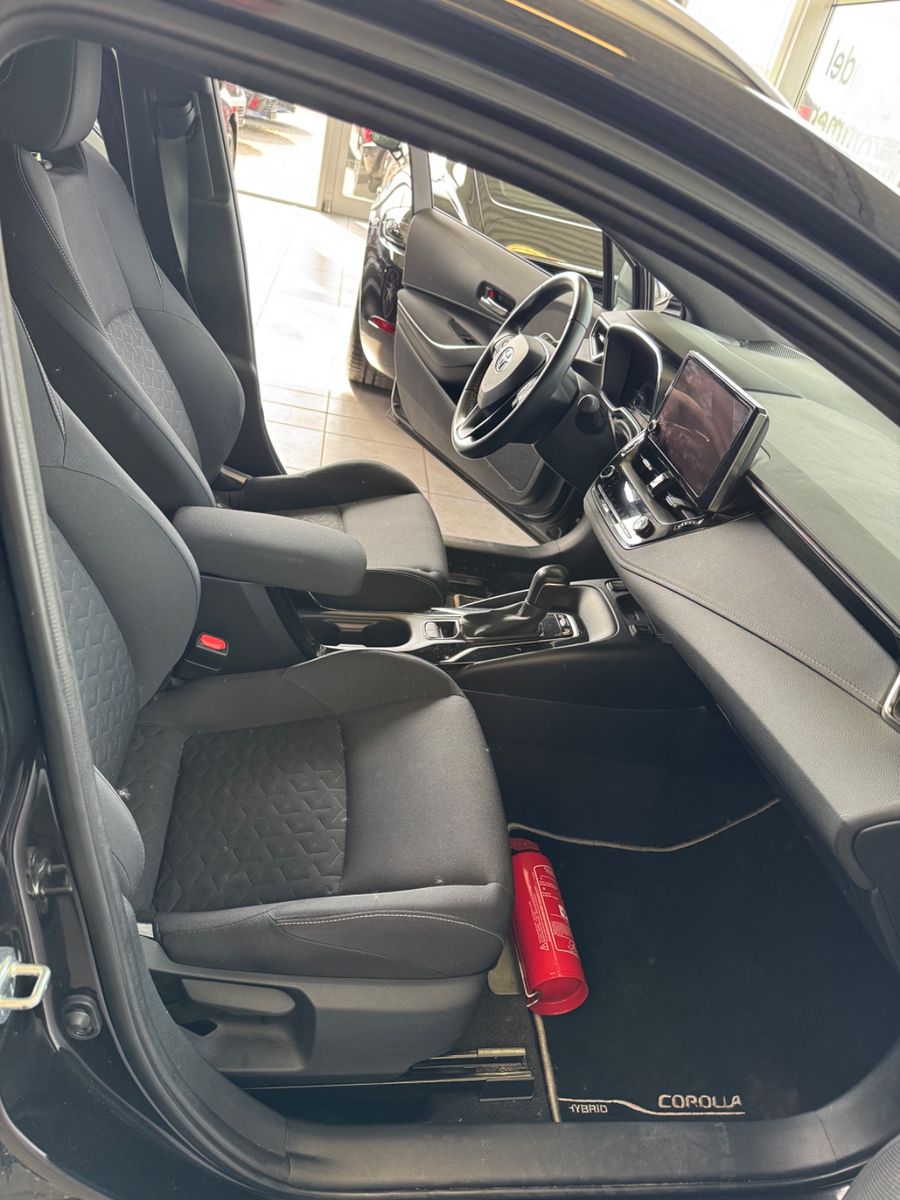 Fahrzeugabbildung Toyota Corolla Touring Sports Hybrid Basis