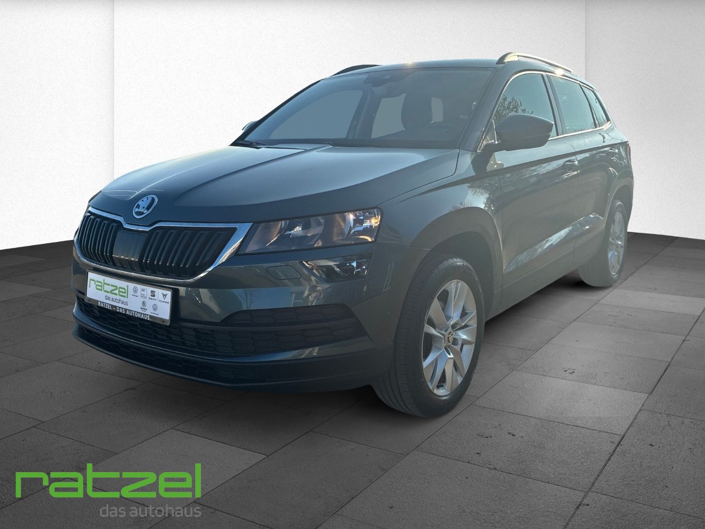Fahrzeugabbildung SKODA Karoq Ambition 1.5 TSI DSG DAB SHZ Spurwechselas