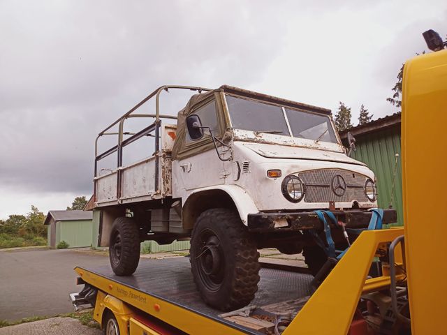 Unimog 404S.