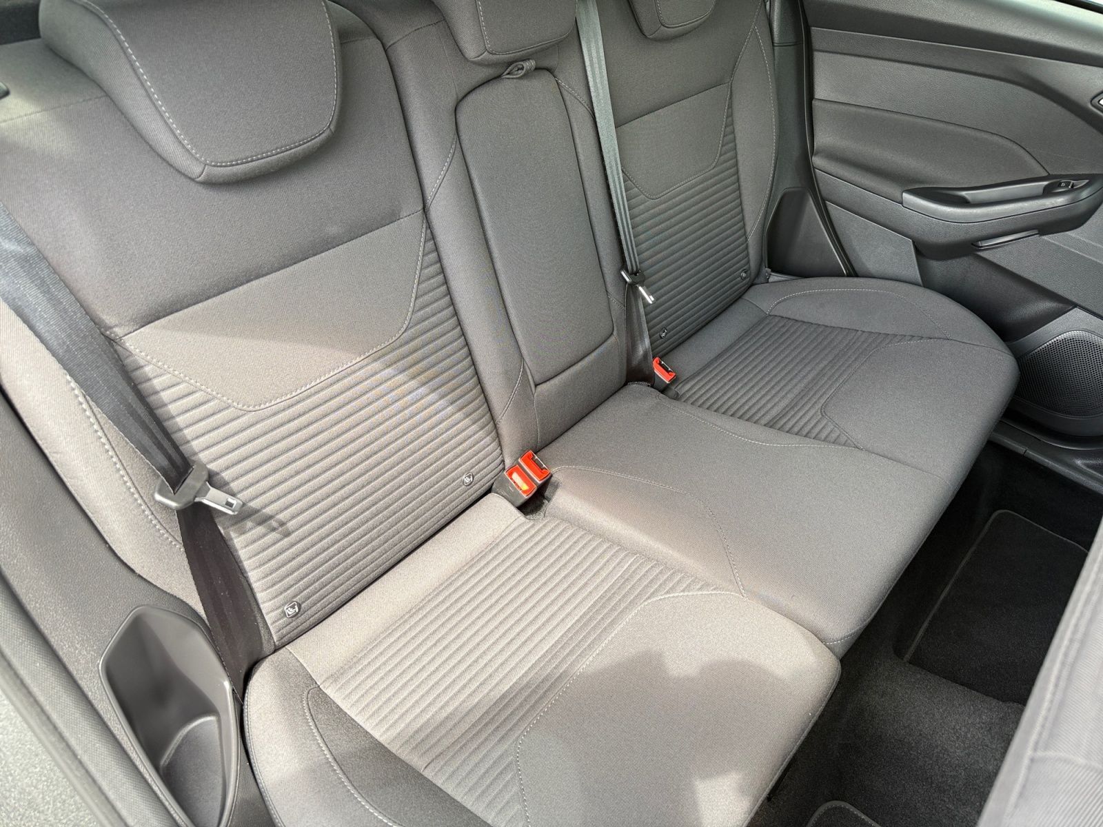 Fahrzeugabbildung Ford Focus 1.0 EcoBoost Titanium NAVI PDC