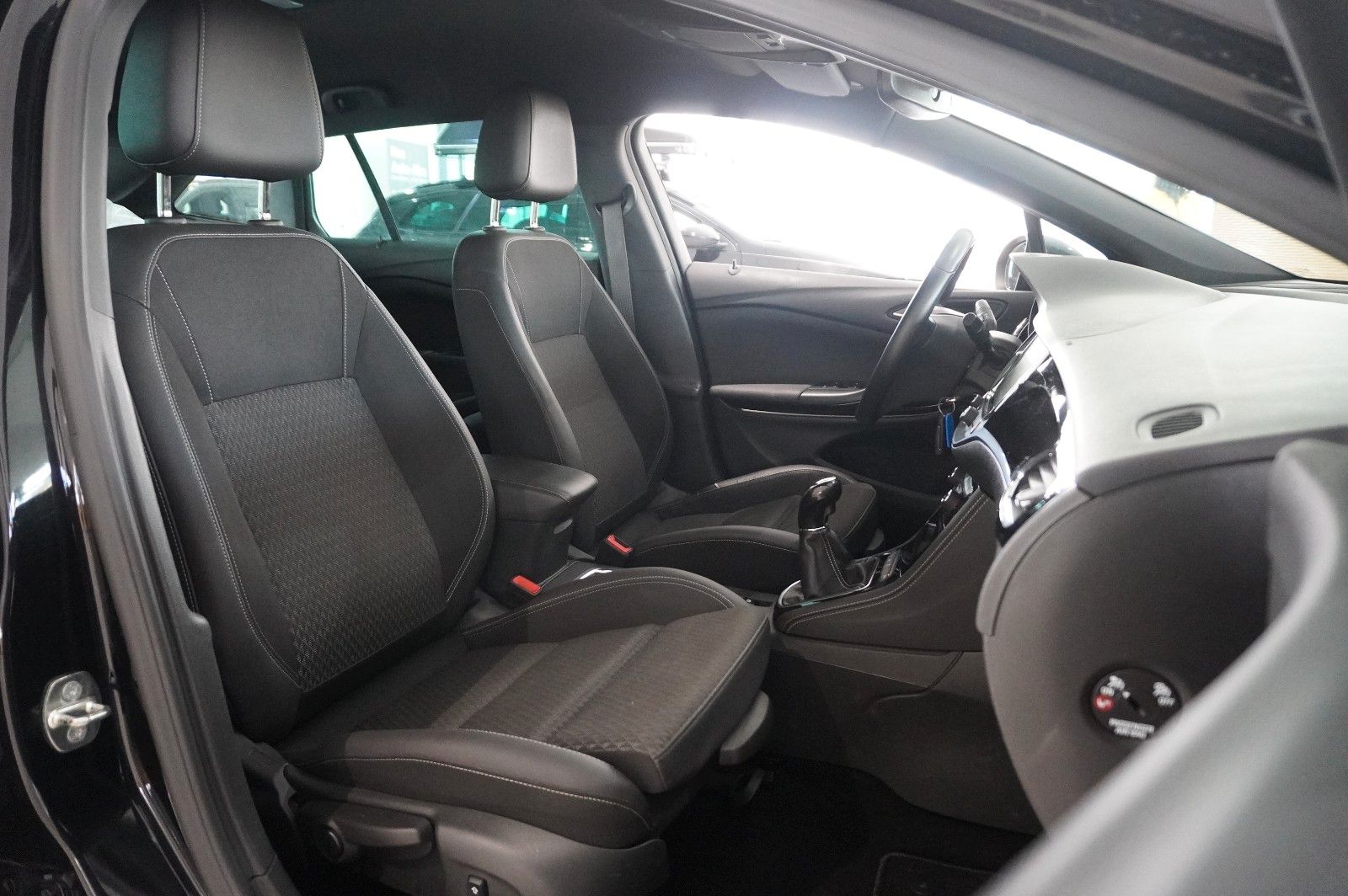 Fahrzeugabbildung Opel Astra K ST 1.6T INNOV. AHK/MATRIX/KAMERA/NAVI/SH