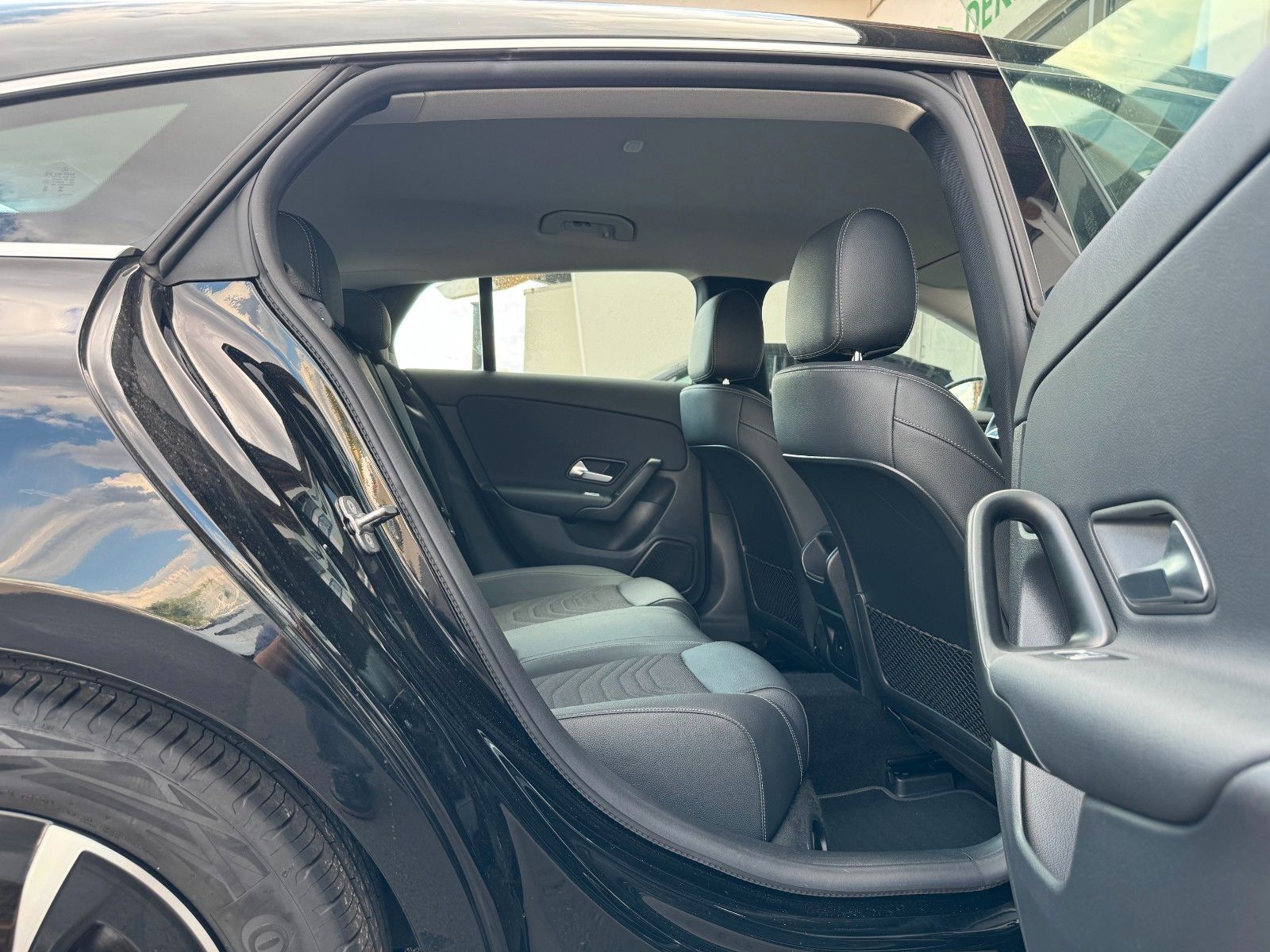 Fahrzeugabbildung Mercedes-Benz CLA 180 SB Kamera+LED+CarPlay+Spur+DAB
