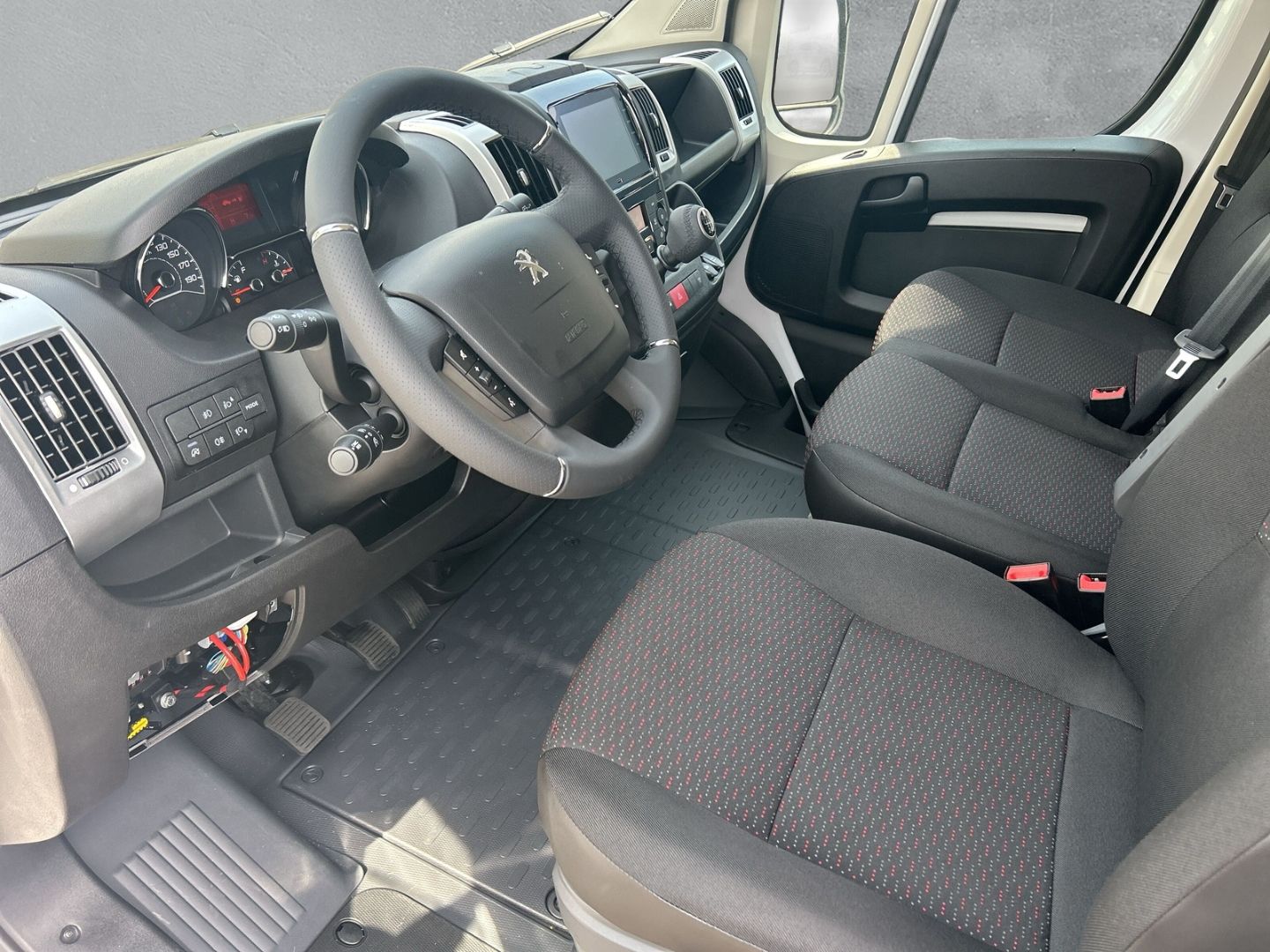Fahrzeugabbildung Peugeot Boxer Kasten 335 L3H2 HDi 165 *Spurassistent* *N