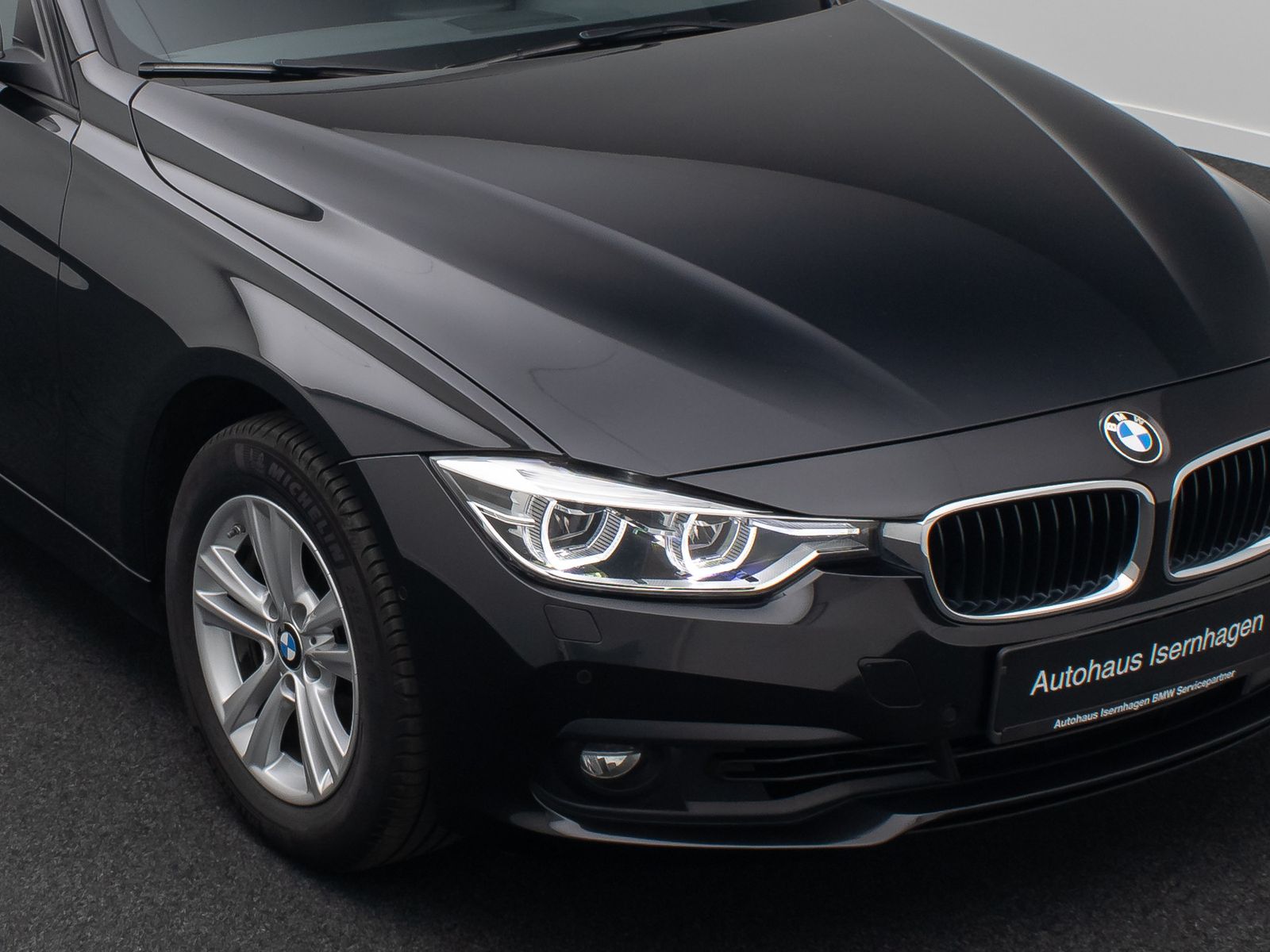 Fahrzeugabbildung BMW 320i GeschwindigReg ParkAss DAB H/K FernlichtAss