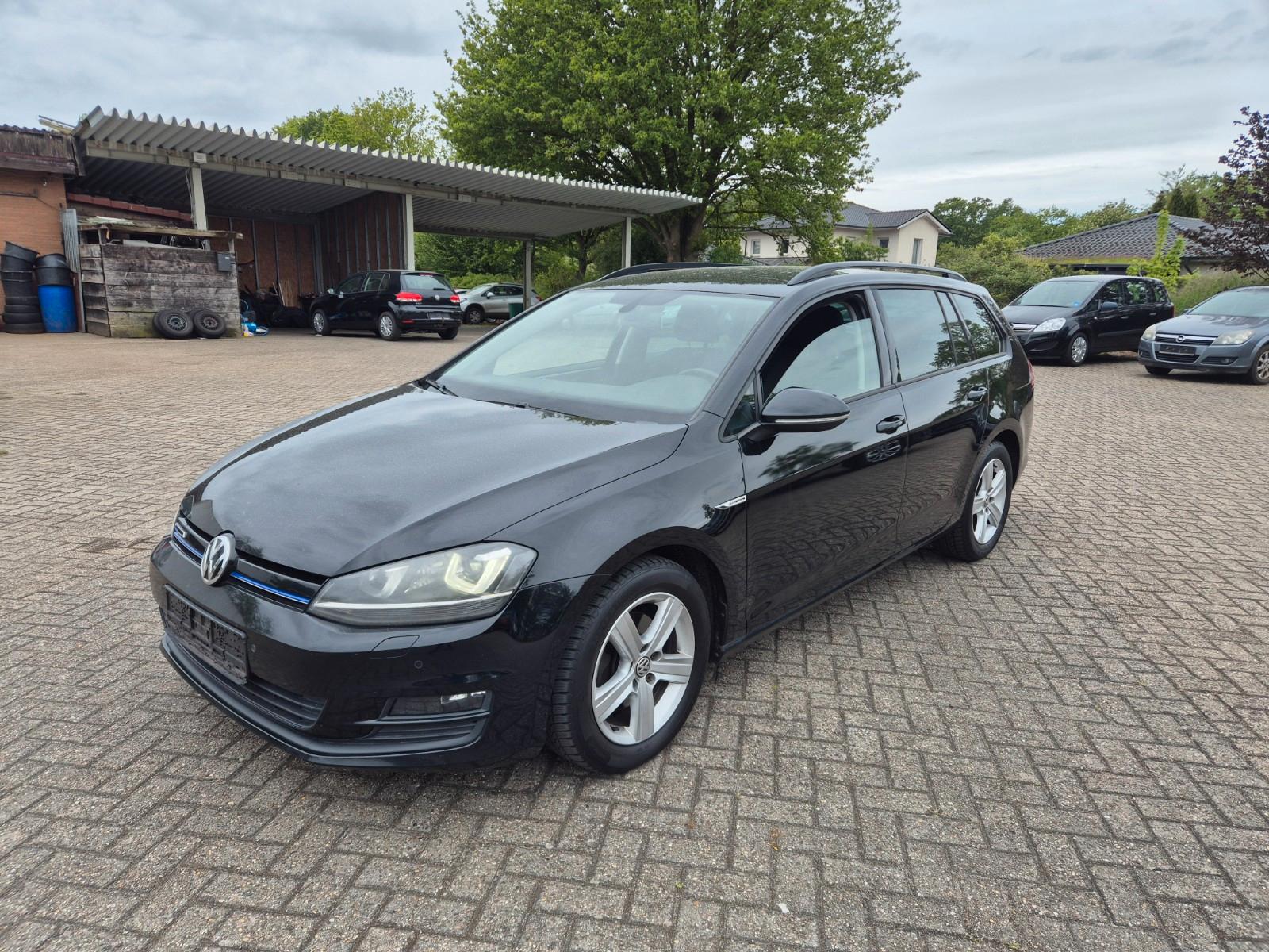 Volkswagen Golf VII Variant *Xenon*Navi*Tempomat*Alu*